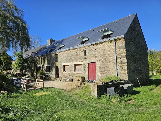 chantier-renovation-toiture-echafaudage-rolland-toitures-morbihan