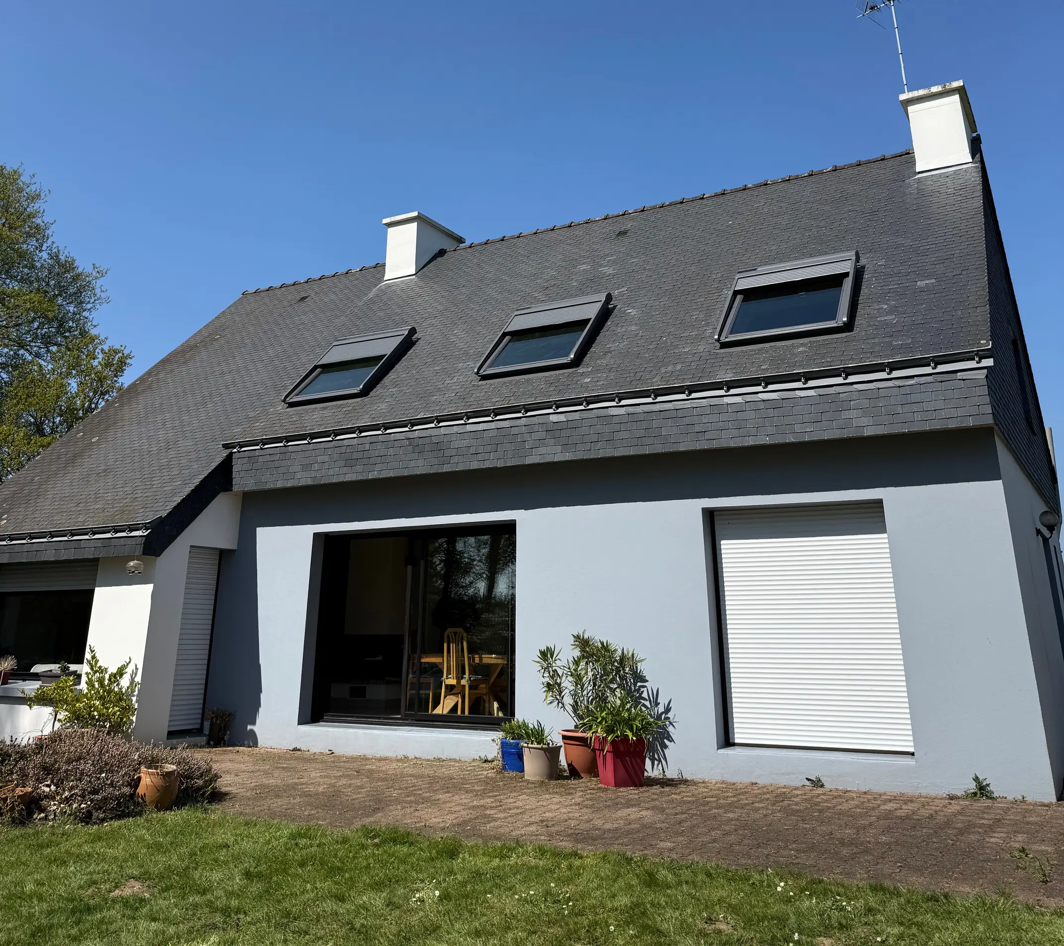 Intervention sur une toiture en ardoise à Baud